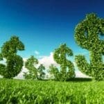 Uma paisagem com enormes plantas em formato de cifrão verde que representa lucro da Economia verde e a sustentabilidade Econômica