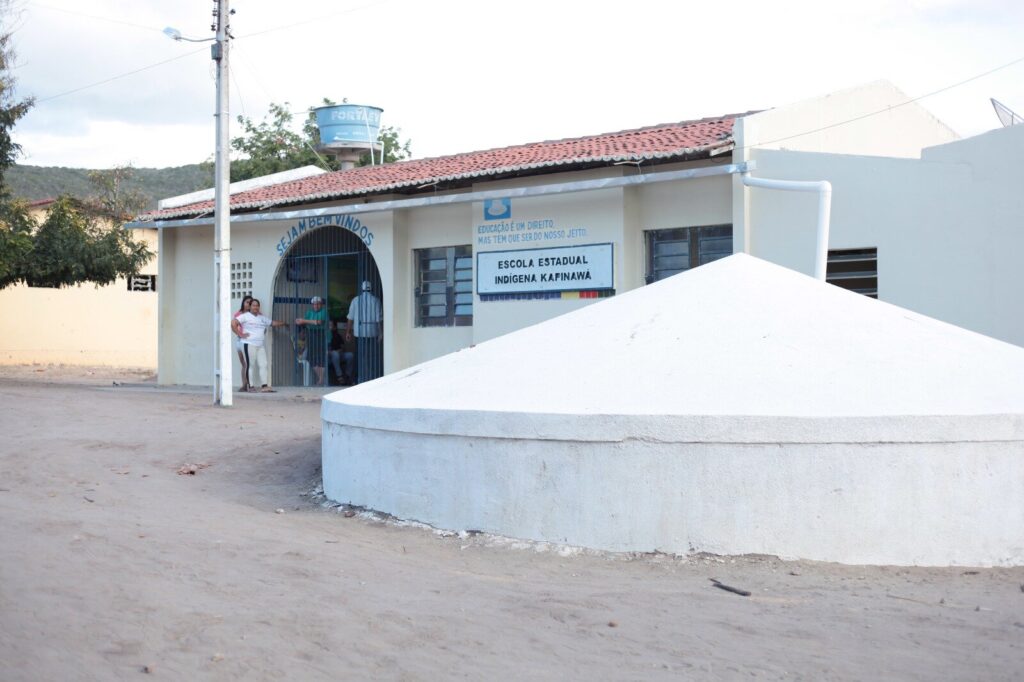 projeto Cisterna nas Escolas para captar água da chuva