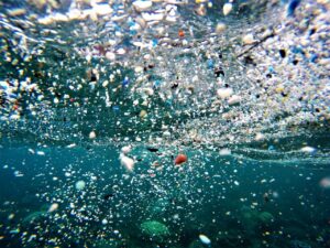 resíduos sólidos no mar