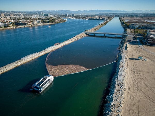 Iniciativas e tecnologias para limpar oceanos da Ocean Cleanup