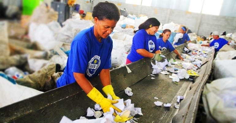 Vantagens do uso de materiais recicláveis: inclusão social