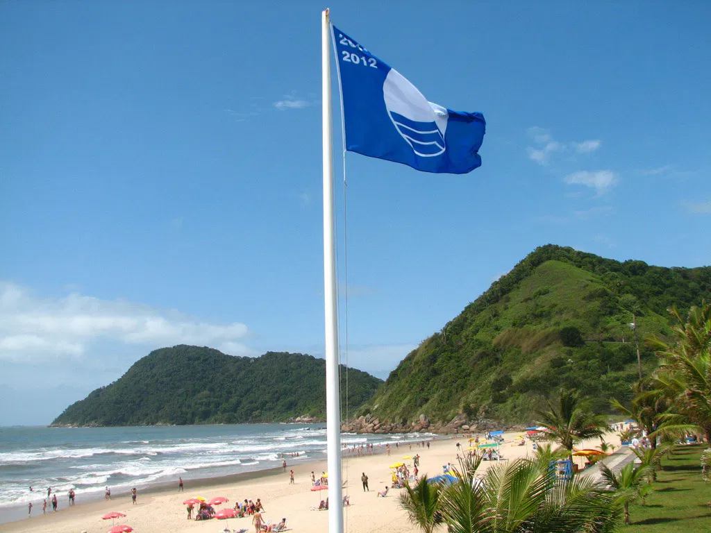 Praias Brasileiras com selo Bandeira Azul