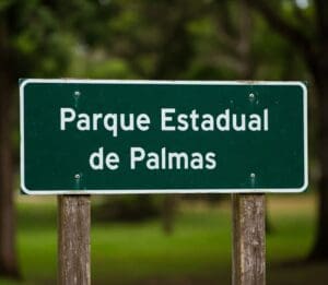 Parque Estadual de Palmas, placa grava com o nome do parque